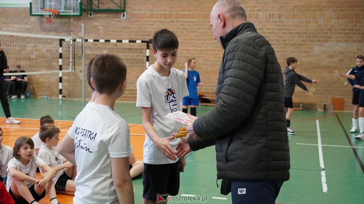 Turniej siatkarski UKS Olimp Ostrołęka [11.01.2025] - zdjęcie #162 - eOstroleka.pl