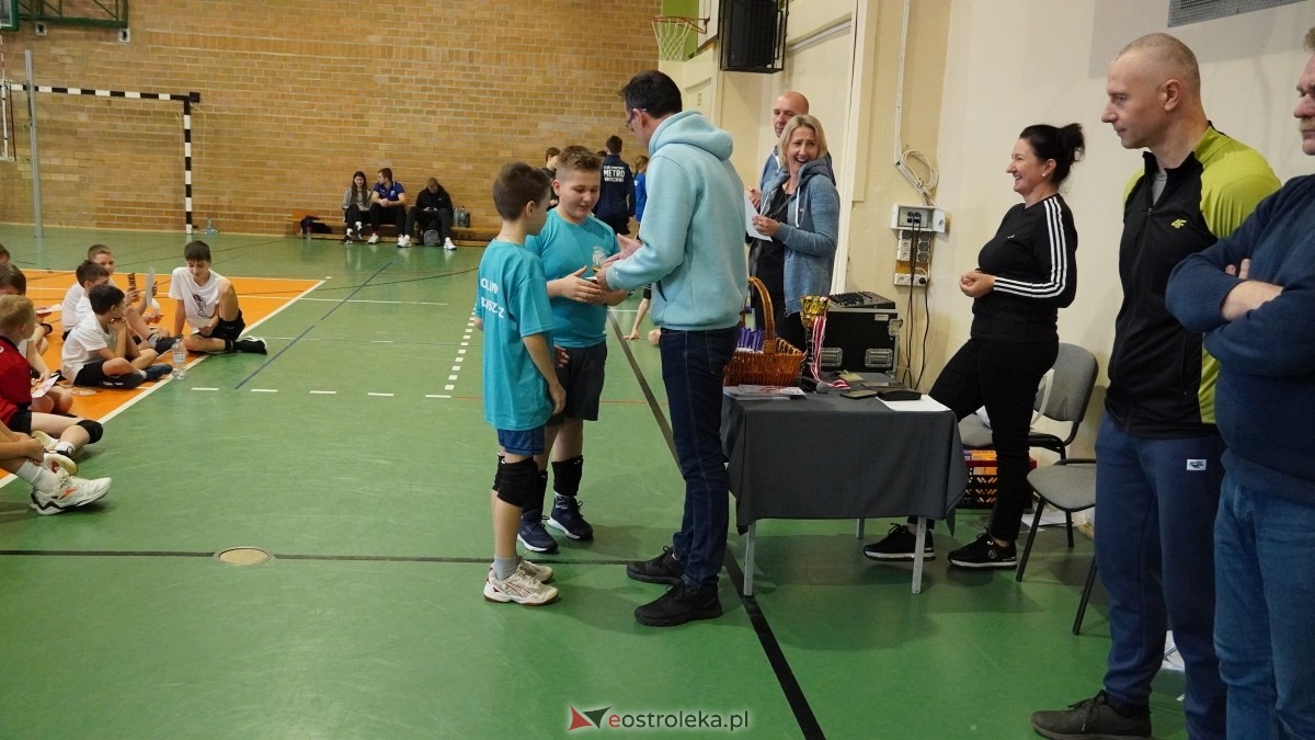 Turniej siatkarski UKS Olimp Ostrołęka [11.01.2025] - zdjęcie #150 - eOstroleka.pl