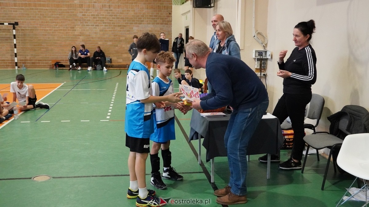 Turniej siatkarski UKS Olimp Ostrołęka [11.01.2025] - zdjęcie #146 - eOstroleka.pl