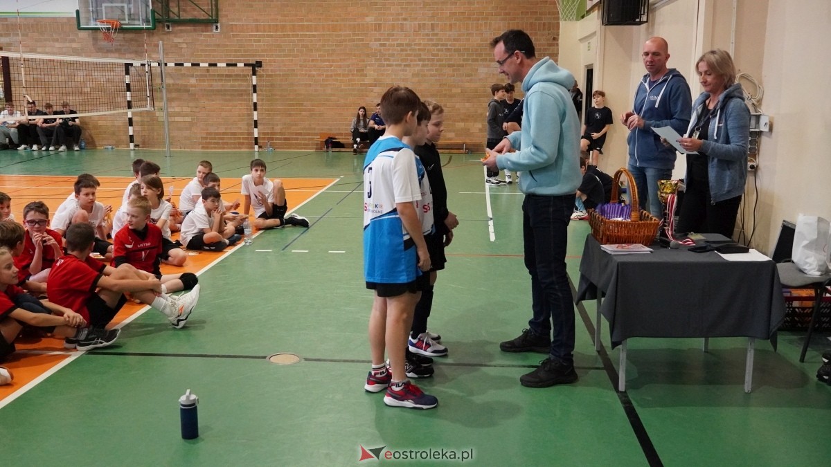 Turniej siatkarski UKS Olimp Ostrołęka [11.01.2025] - zdjęcie #142 - eOstroleka.pl