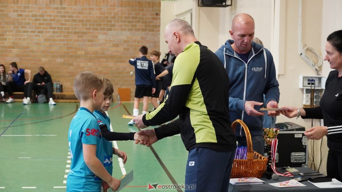 Turniej siatkarski UKS Olimp Ostrołęka [11.01.2025] - zdjęcie #122 - eOstroleka.pl