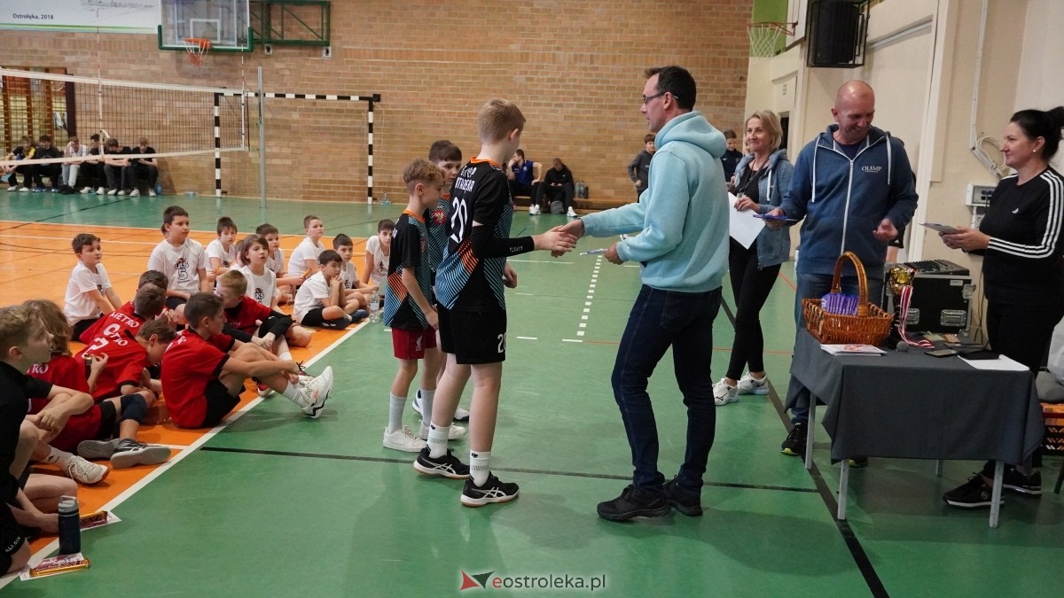 Turniej siatkarski UKS Olimp Ostrołęka [11.01.2025] - zdjęcie #120 - eOstroleka.pl