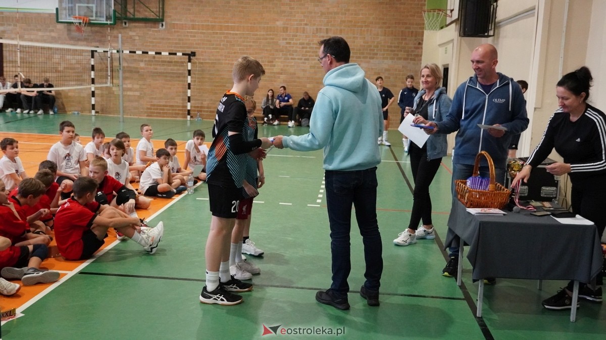 Turniej siatkarski UKS Olimp Ostrołęka [11.01.2025] - zdjęcie #118 - eOstroleka.pl