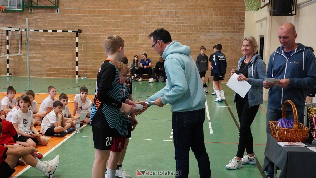 Turniej siatkarski UKS Olimp Ostrołęka [11.01.2025] - zdjęcie #116 - eOstroleka.pl