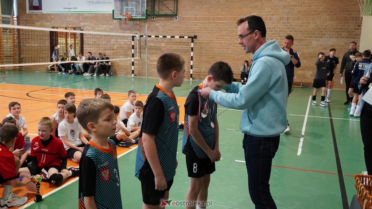 Turniej siatkarski UKS Olimp Ostrołęka [11.01.2025] - zdjęcie #92 - eOstroleka.pl