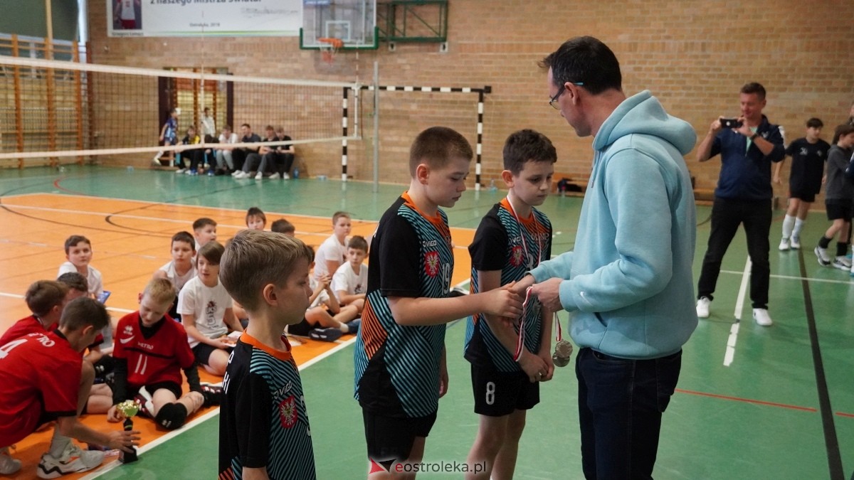 Turniej siatkarski UKS Olimp Ostrołęka [11.01.2025] - zdjęcie #90 - eOstroleka.pl
