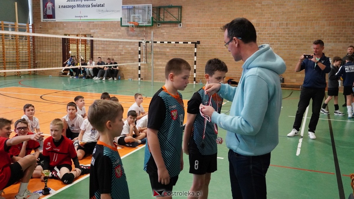 Turniej siatkarski UKS Olimp Ostrołęka [11.01.2025] - zdjęcie #86 - eOstroleka.pl