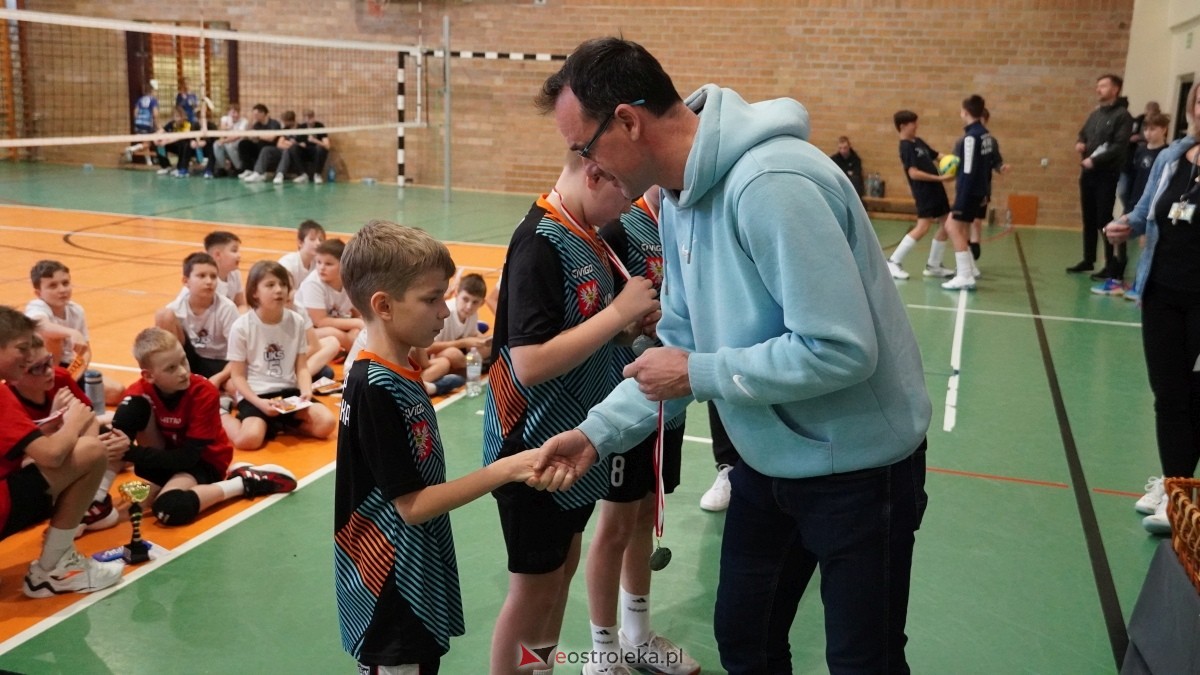 Turniej siatkarski UKS Olimp Ostrołęka [11.01.2025] - zdjęcie #84 - eOstroleka.pl