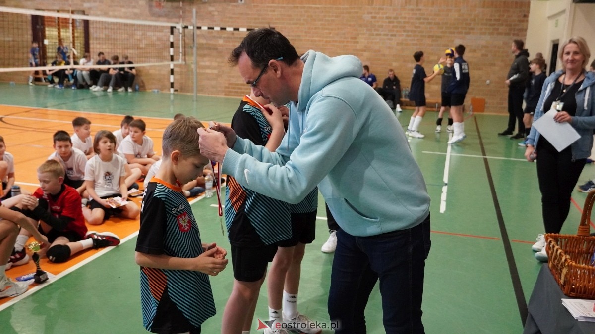 Turniej siatkarski UKS Olimp Ostrołęka [11.01.2025] - zdjęcie #82 - eOstroleka.pl