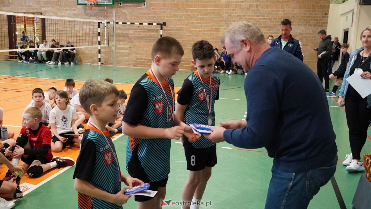 Turniej siatkarski UKS Olimp Ostrołęka [11.01.2025] - zdjęcie #78 - eOstroleka.pl
