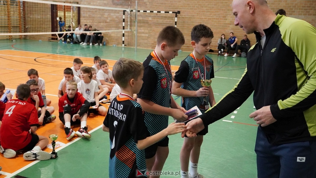 Turniej siatkarski UKS Olimp Ostrołęka [11.01.2025] - zdjęcie #70 - eOstroleka.pl