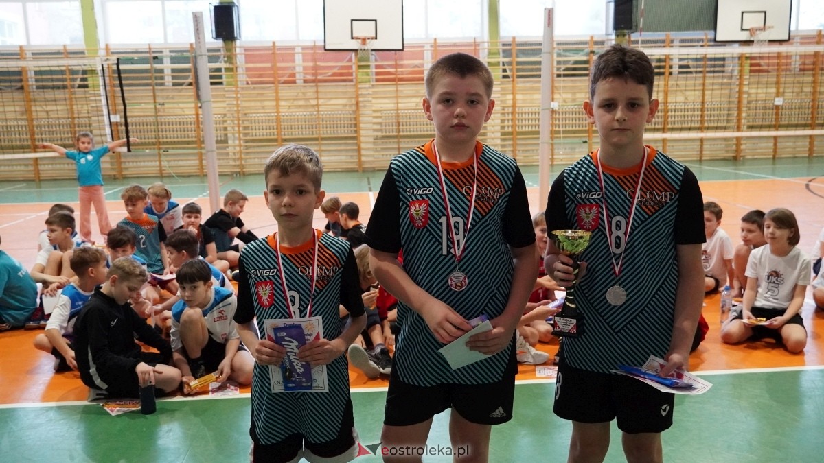 Turniej siatkarski UKS Olimp Ostrołęka [11.01.2025] - zdjęcie #68 - eOstroleka.pl