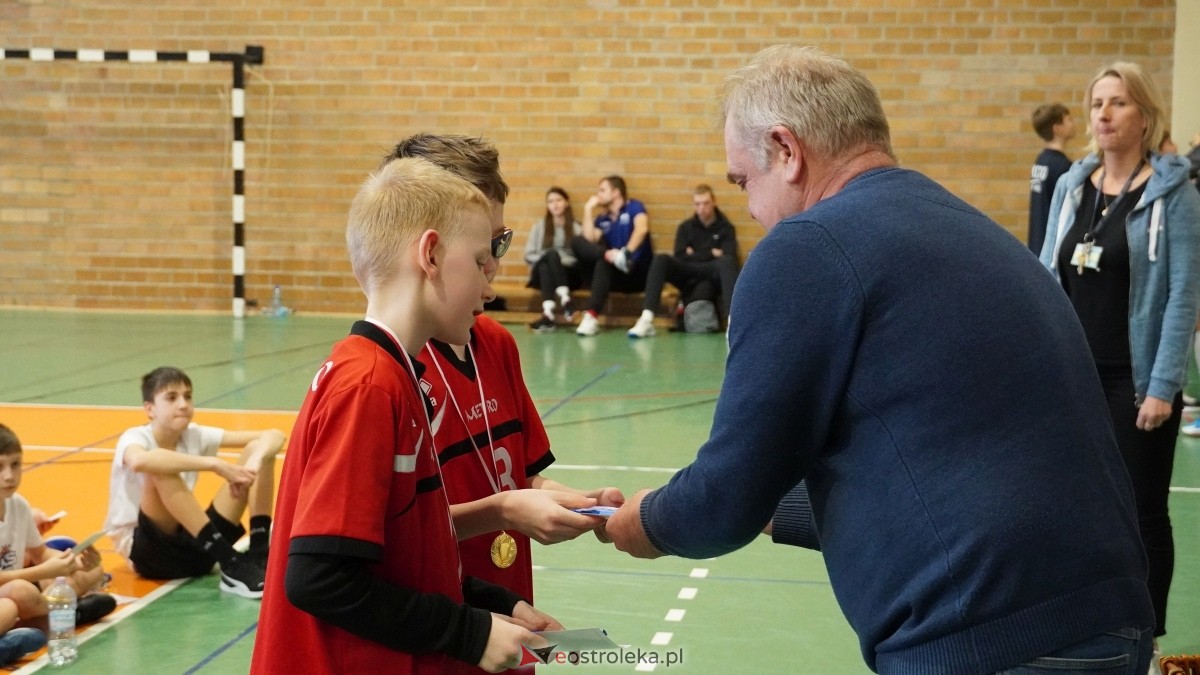 Turniej siatkarski UKS Olimp Ostrołęka [11.01.2025] - zdjęcie #50 - eOstroleka.pl