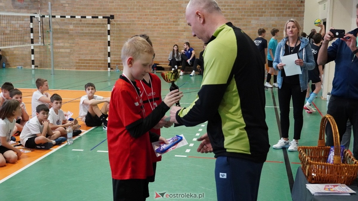 Turniej siatkarski UKS Olimp Ostrołęka [11.01.2025] - zdjęcie #48 - eOstroleka.pl