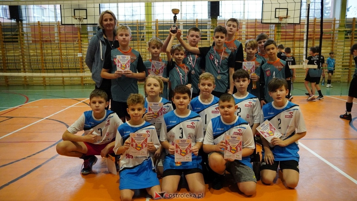 Turniej siatkarski UKS Olimp Ostrołęka [11.01.2025] - zdjęcie #36 - eOstroleka.pl