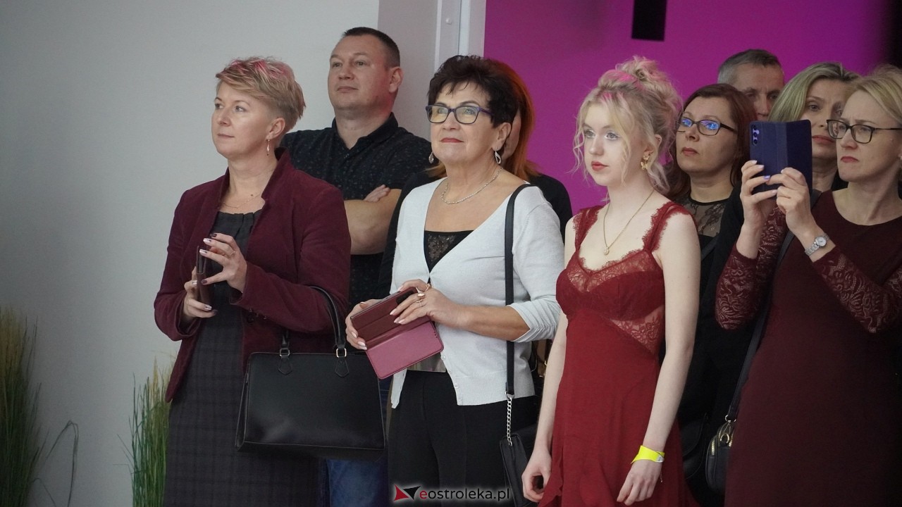 Studniówka II LO w Ostrołęce 2025 [11.02.2025] - zdjęcie #269 - eOstroleka.pl