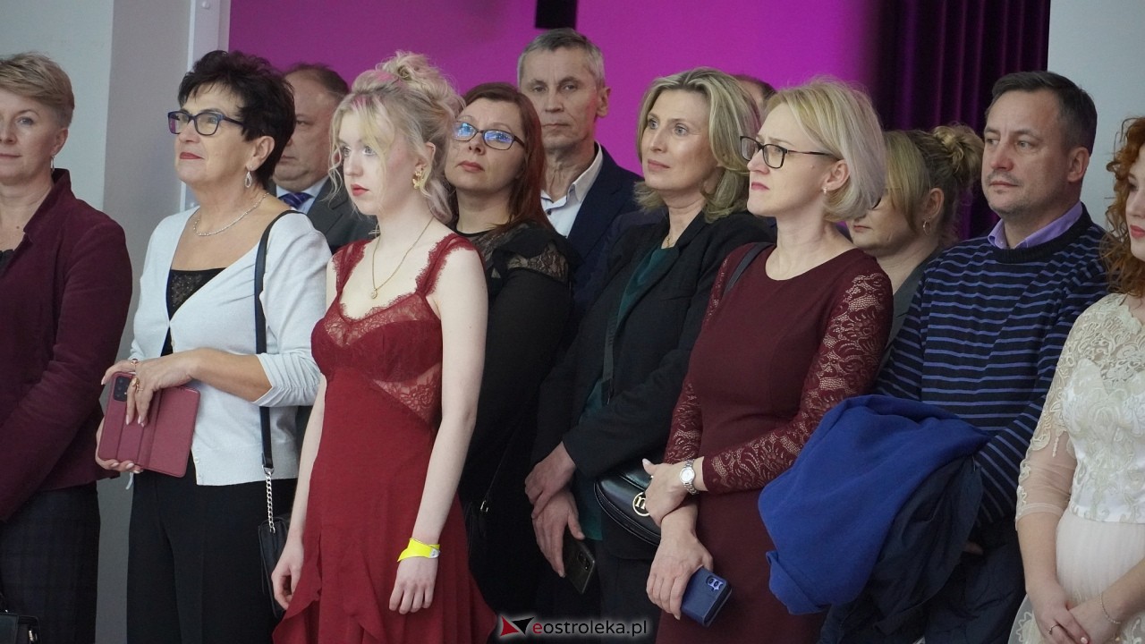 Studniówka II LO w Ostrołęce 2025 [11.02.2025] - zdjęcie #264 - eOstroleka.pl