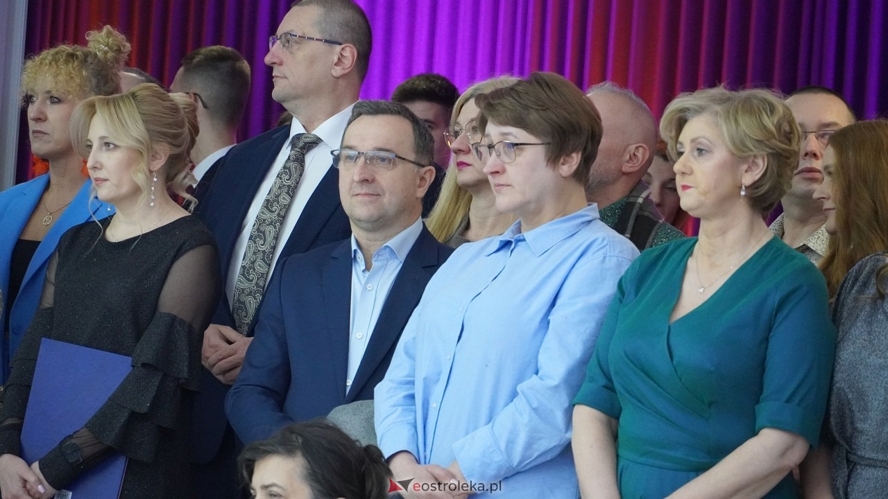 Studniówka II LO w Ostrołęce 2025 [11.02.2025] - zdjęcie #261 - eOstroleka.pl