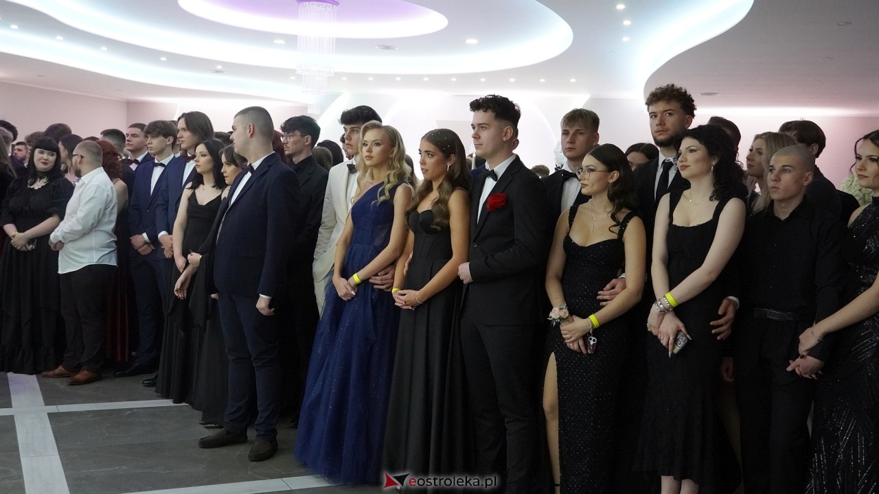Studniówka II LO w Ostrołęce 2025 [11.02.2025] - zdjęcie #251 - eOstroleka.pl