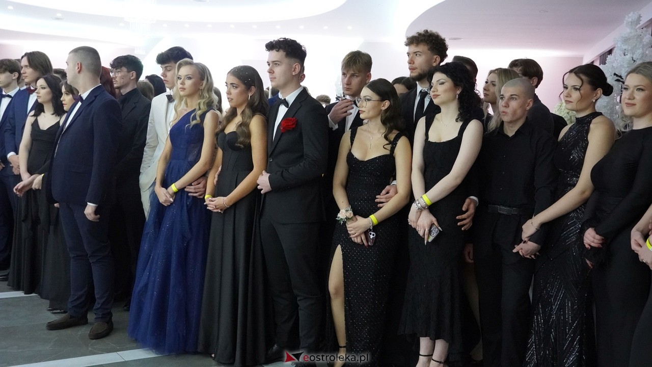Studniówka II LO w Ostrołęce 2025 [11.02.2025] - zdjęcie #250 - eOstroleka.pl