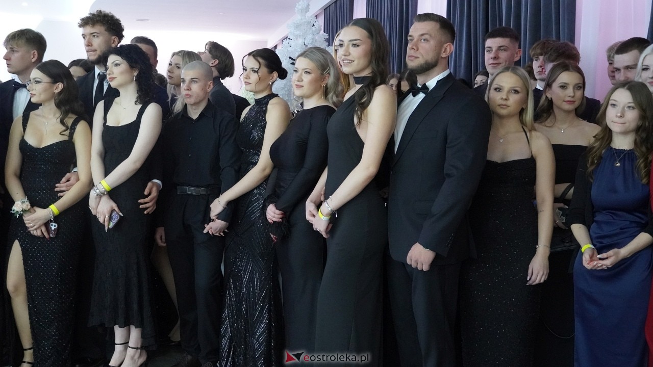 Studniówka II LO w Ostrołęce 2025 [11.02.2025] - zdjęcie #248 - eOstroleka.pl