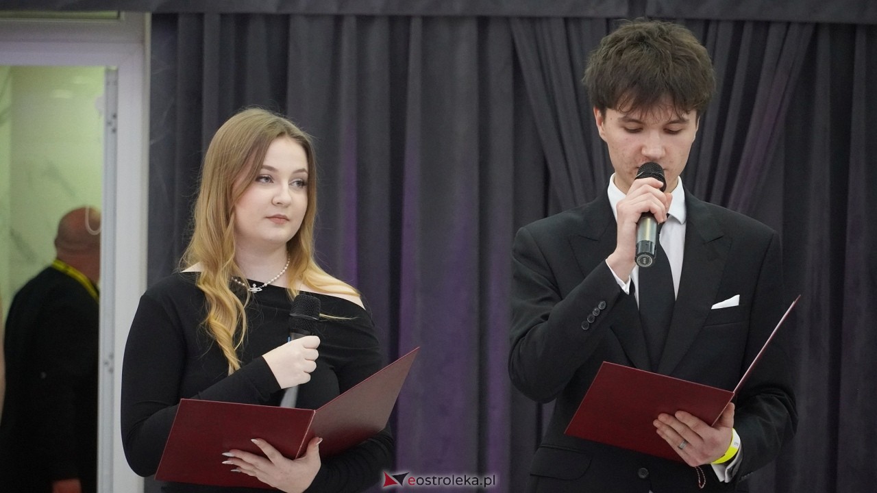 Studniówka II LO w Ostrołęce 2025 [11.02.2025] - zdjęcie #242 - eOstroleka.pl