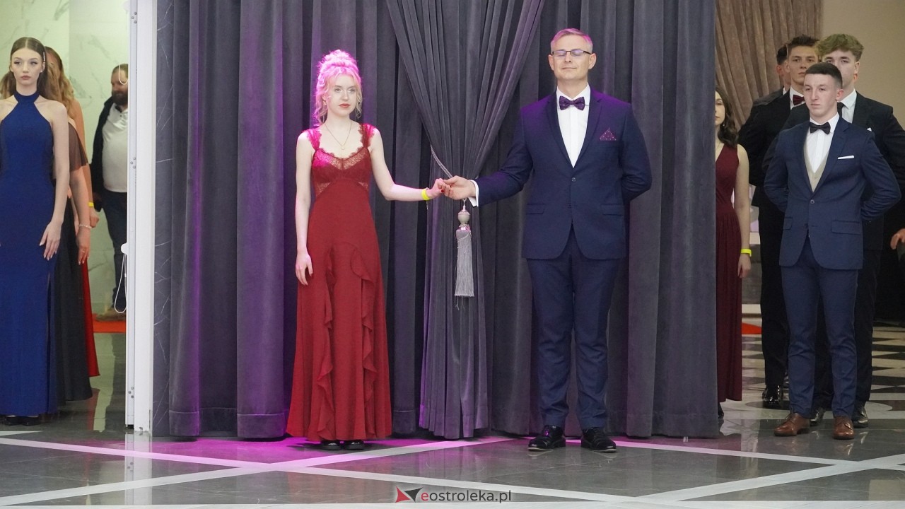 Studniówka II LO w Ostrołęce 2025 [11.02.2025] - zdjęcie #233 - eOstroleka.pl