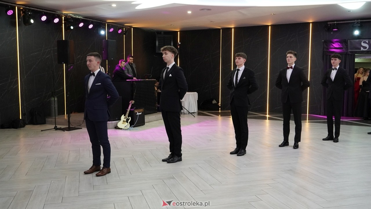 Studniówka II LO w Ostrołęce 2025 [11.02.2025] - zdjęcie #230 - eOstroleka.pl