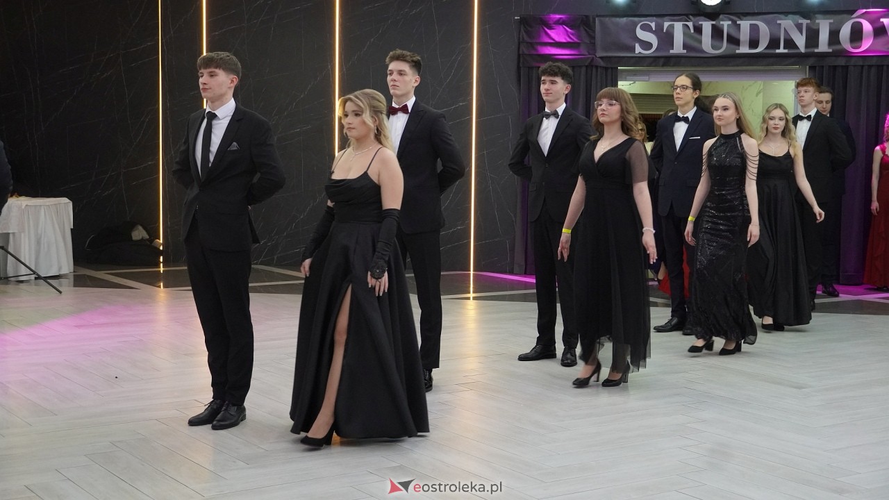 Studniówka II LO w Ostrołęce 2025 [11.02.2025] - zdjęcie #227 - eOstroleka.pl
