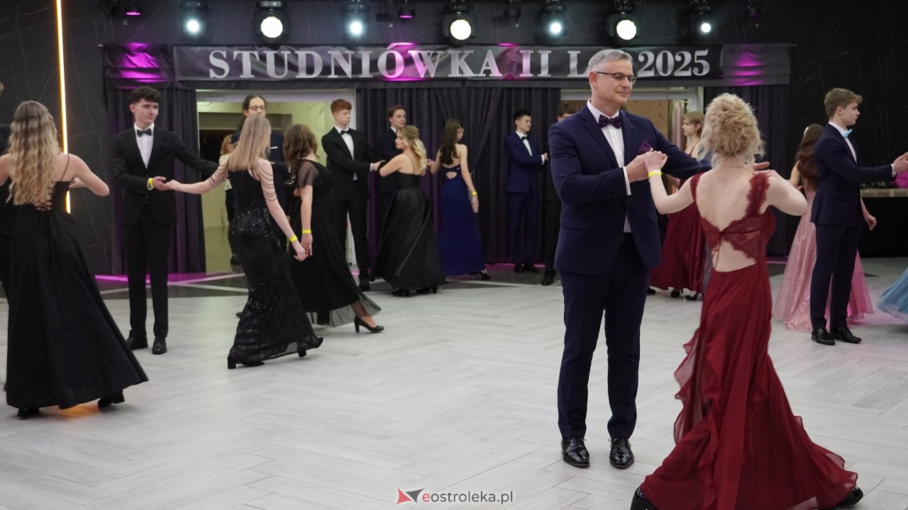 Studniówka II LO w Ostrołęce 2025 [11.02.2025] - zdjęcie #226 - eOstroleka.pl
