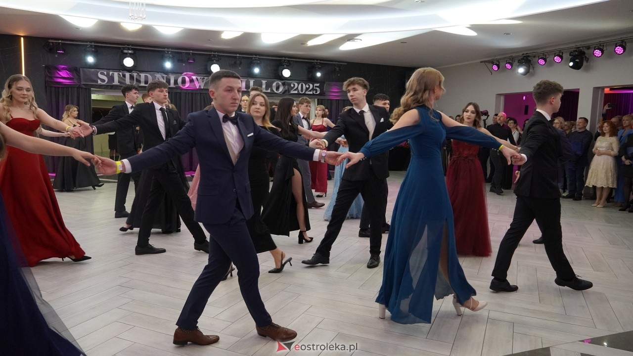 Studniówka II LO w Ostrołęce 2025 [11.02.2025] - zdjęcie #220 - eOstroleka.pl