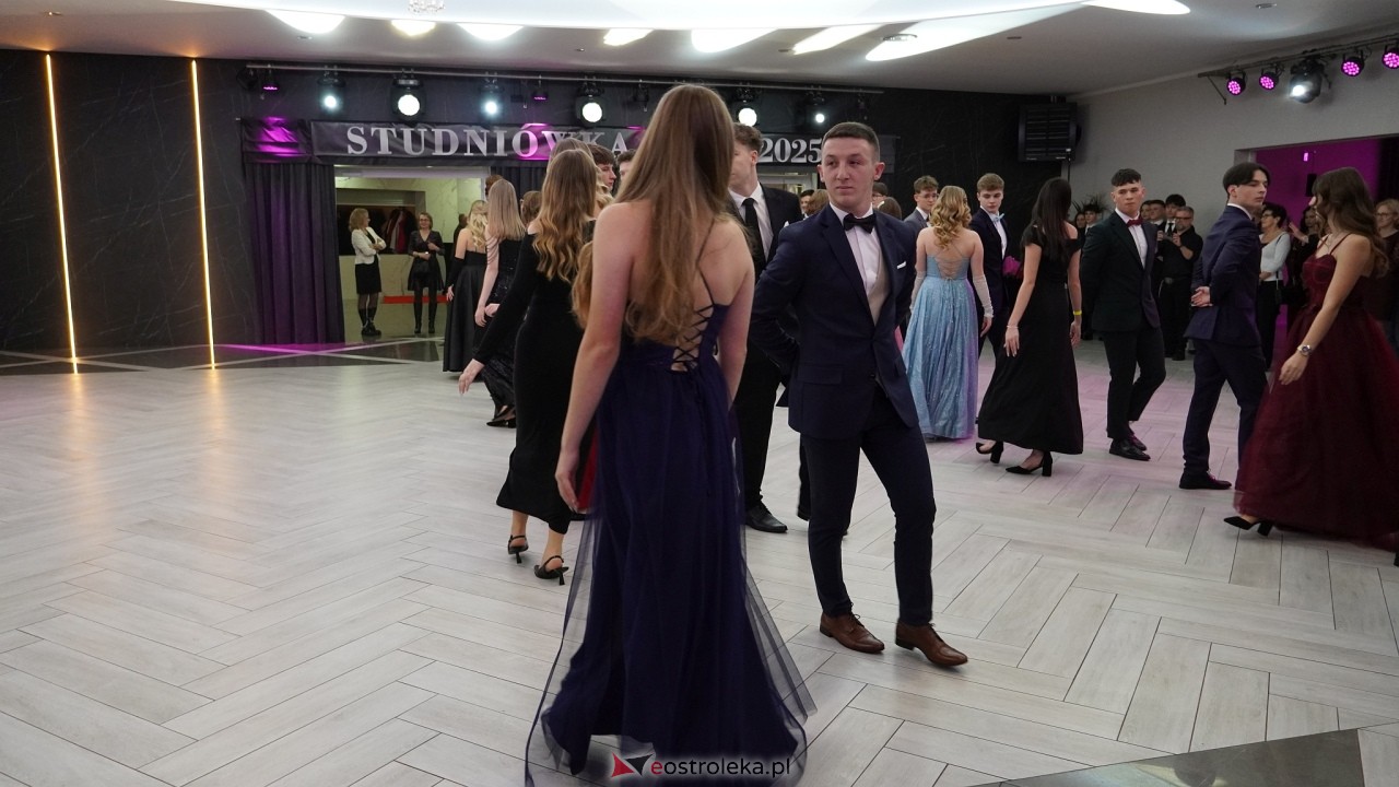 Studniówka II LO w Ostrołęce 2025 [11.02.2025] - zdjęcie #219 - eOstroleka.pl