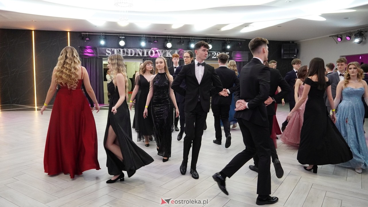 Studniówka II LO w Ostrołęce 2025 [11.02.2025] - zdjęcie #217 - eOstroleka.pl