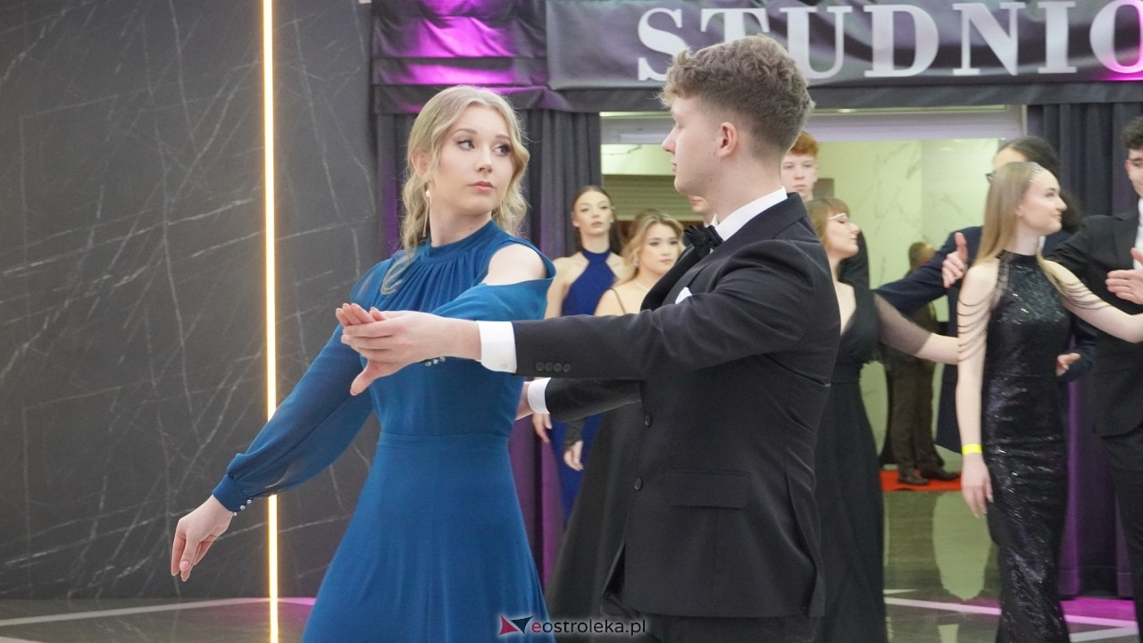 Studniówka II LO w Ostrołęce 2025 [11.02.2025] - zdjęcie #214 - eOstroleka.pl