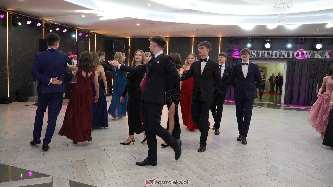 Studniówka II LO w Ostrołęce 2025 [11.02.2025] - zdjęcie #192 - eOstroleka.pl