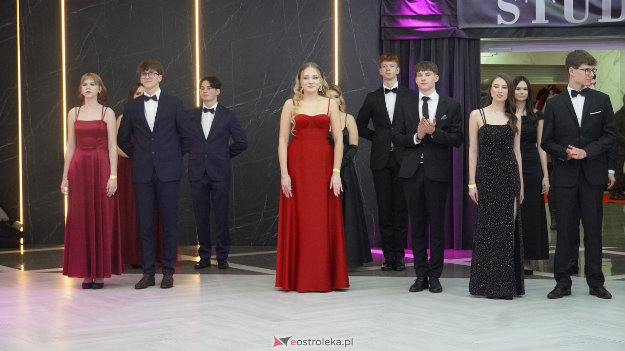 Studniówka II LO w Ostrołęce 2025 [11.02.2025] - zdjęcie #188 - eOstroleka.pl