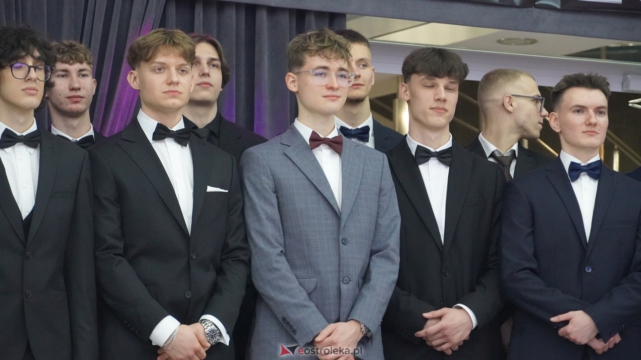 Studniówka II LO w Ostrołęce 2025 [11.02.2025] - zdjęcie #155 - eOstroleka.pl