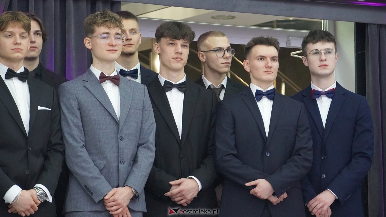 Studniówka II LO w Ostrołęce 2025 [11.02.2025] - zdjęcie #154 - eOstroleka.pl