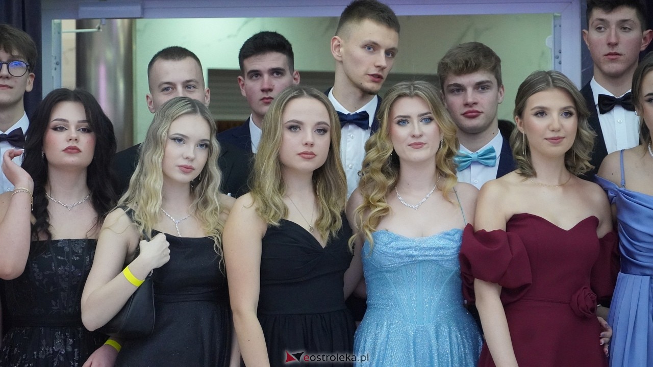 Studniówka II LO w Ostrołęce 2025 [11.02.2025] - zdjęcie #151 - eOstroleka.pl