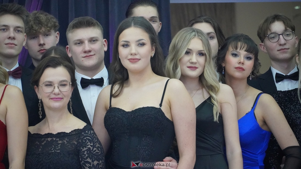 Studniówka II LO w Ostrołęce 2025 [11.02.2025] - zdjęcie #144 - eOstroleka.pl