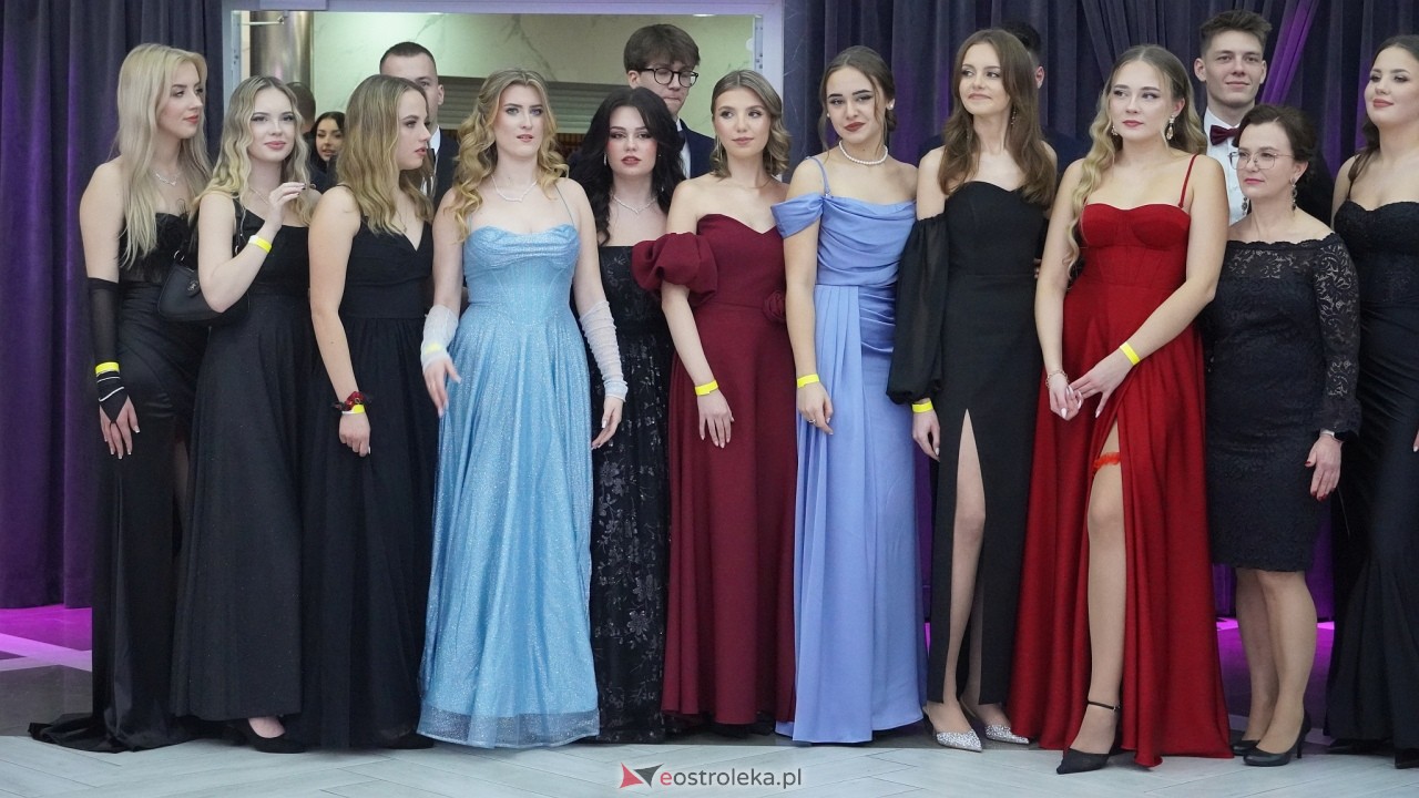 Studniówka II LO w Ostrołęce 2025 [11.02.2025] - zdjęcie #137 - eOstroleka.pl