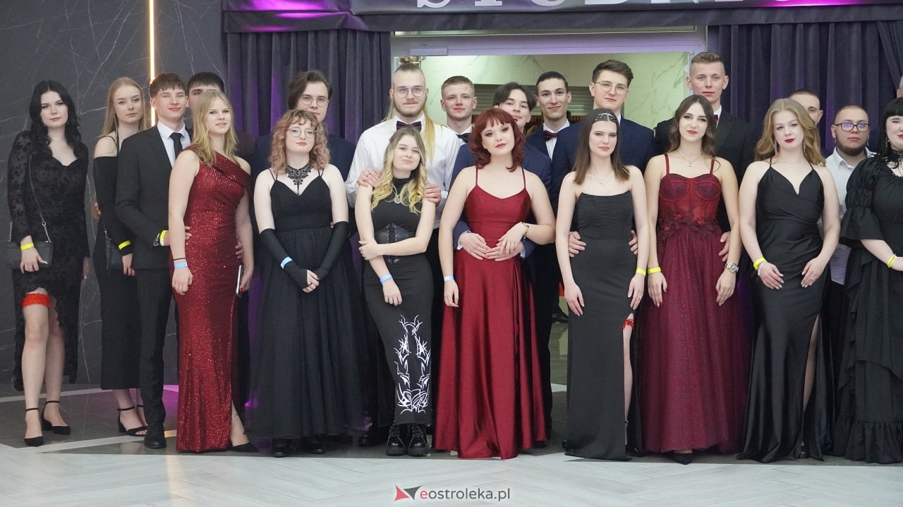 Studniówka II LO w Ostrołęce 2025 [11.02.2025] - zdjęcie #128 - eOstroleka.pl