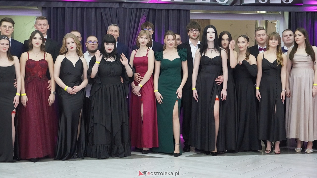 Studniówka II LO w Ostrołęce 2025 [11.02.2025] - zdjęcie #126 - eOstroleka.pl