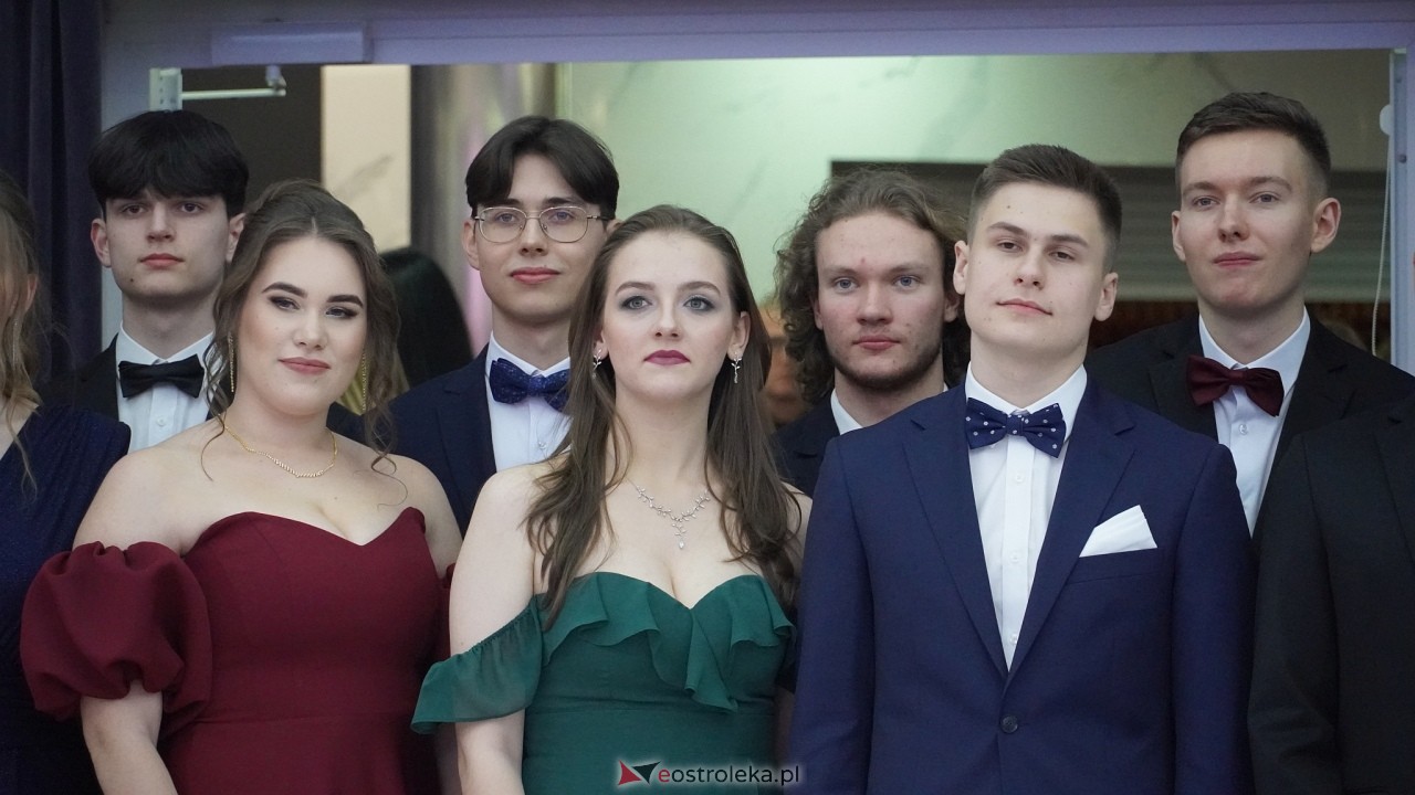 Studniówka II LO w Ostrołęce 2025 [11.02.2025] - zdjęcie #115 - eOstroleka.pl