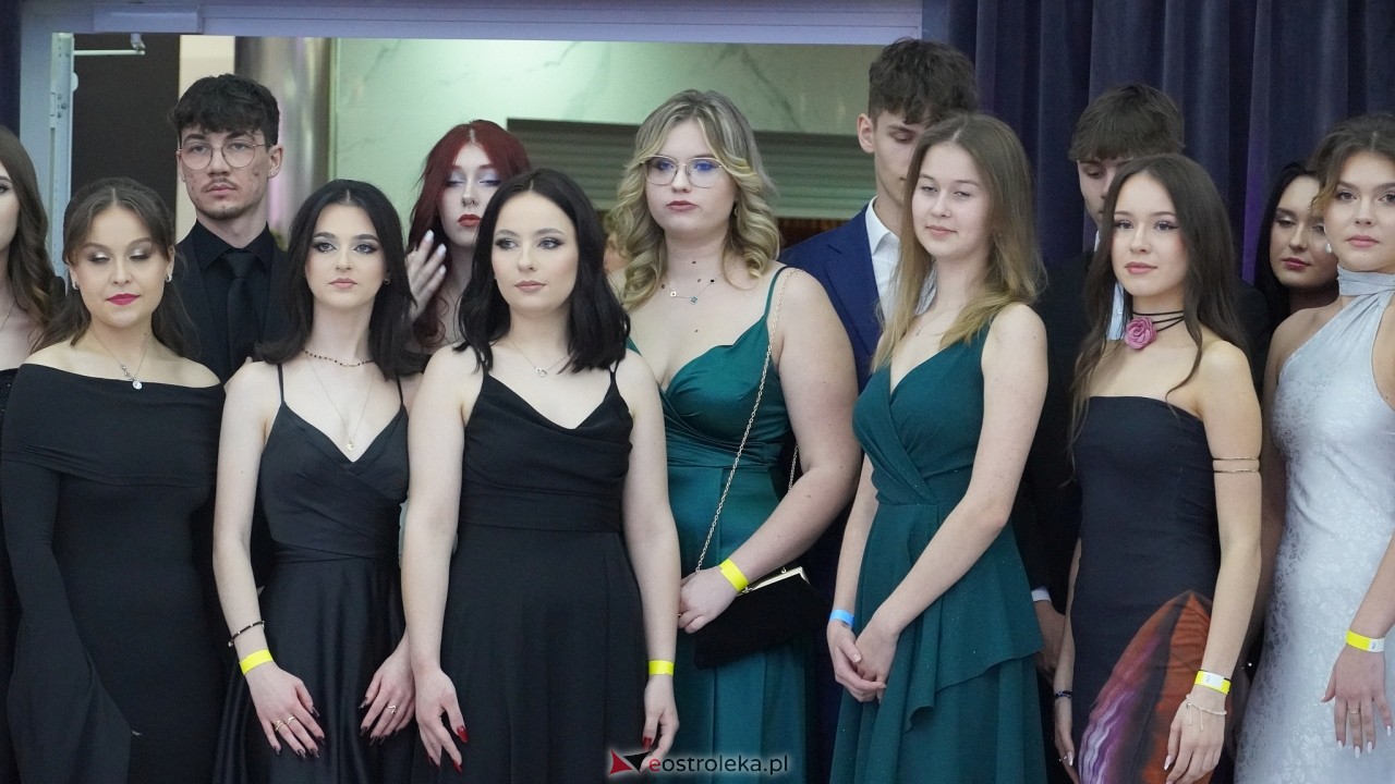 Studniówka II LO w Ostrołęce 2025 [11.02.2025] - zdjęcie #112 - eOstroleka.pl