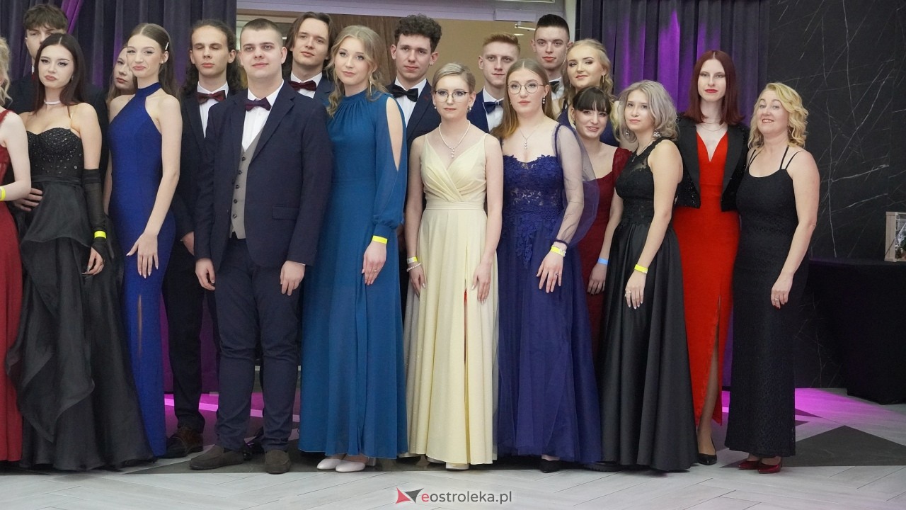 Studniówka II LO w Ostrołęce 2025 [11.02.2025] - zdjęcie #107 - eOstroleka.pl