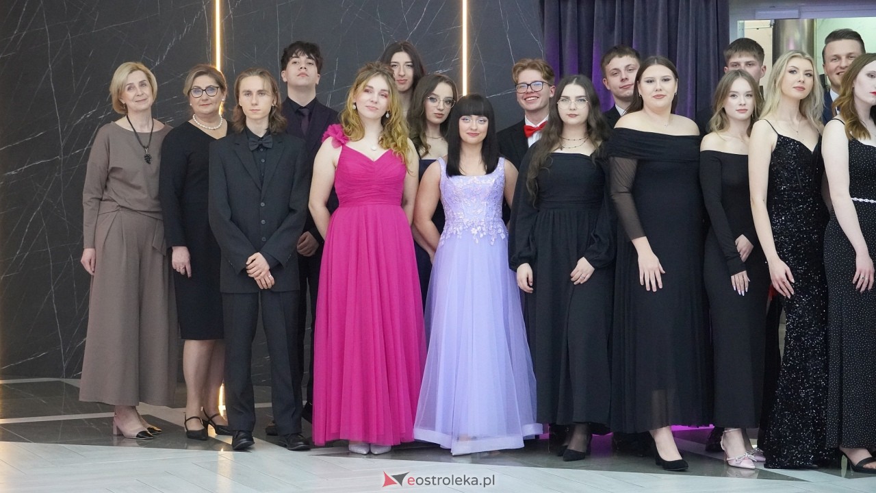 Studniówka II LO w Ostrołęce 2025 [11.02.2025] - zdjęcie #96 - eOstroleka.pl