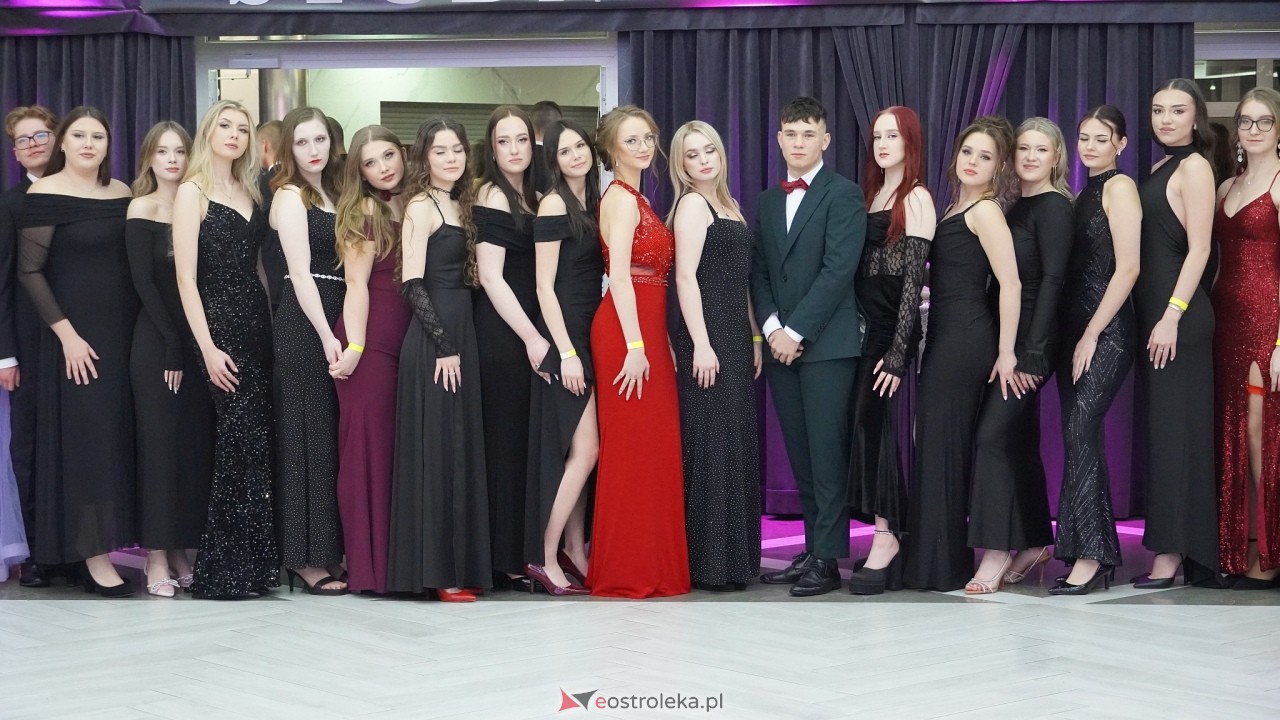 Studniówka II LO w Ostrołęce 2025 [11.02.2025] - zdjęcie #89 - eOstroleka.pl