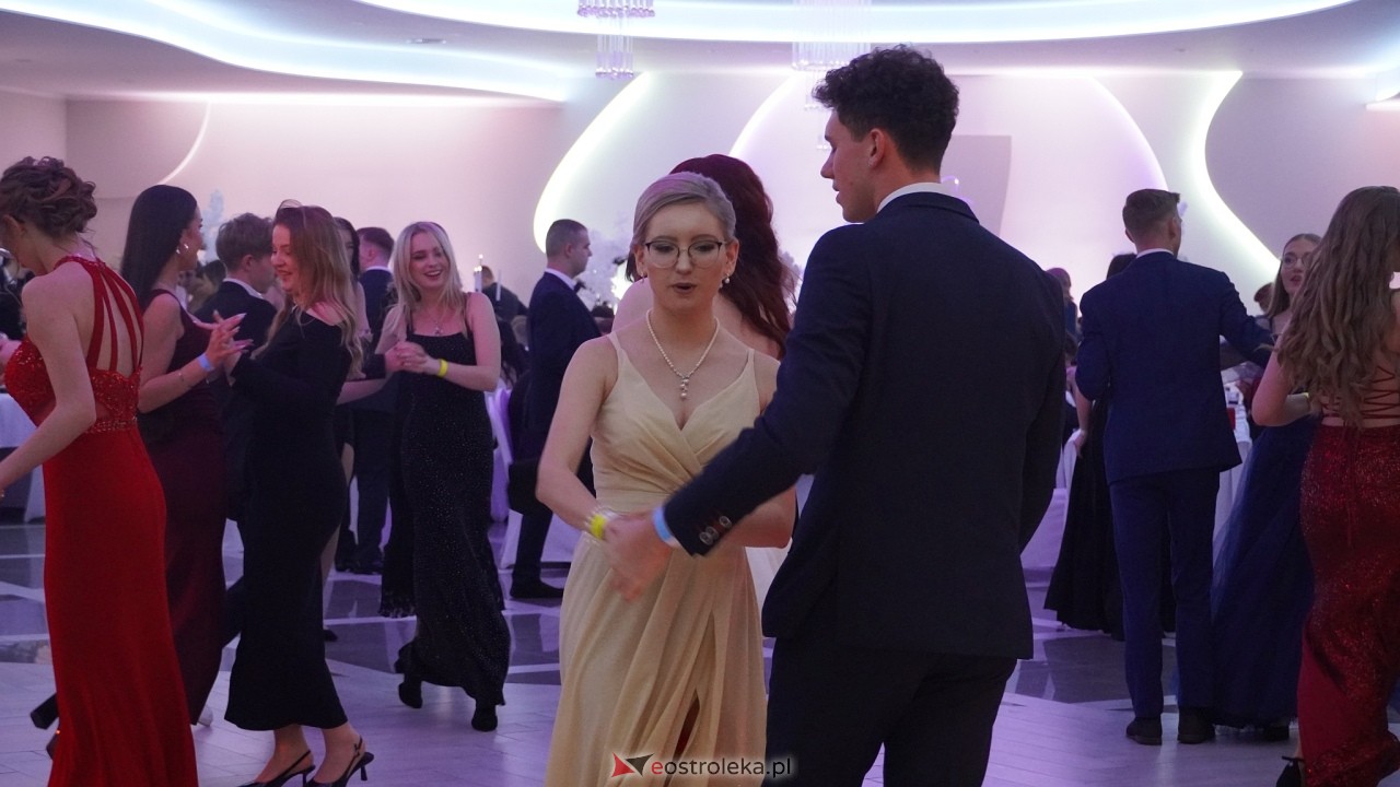 Studniówka II LO w Ostrołęce 2025 [11.02.2025] - zdjęcie #59 - eOstroleka.pl