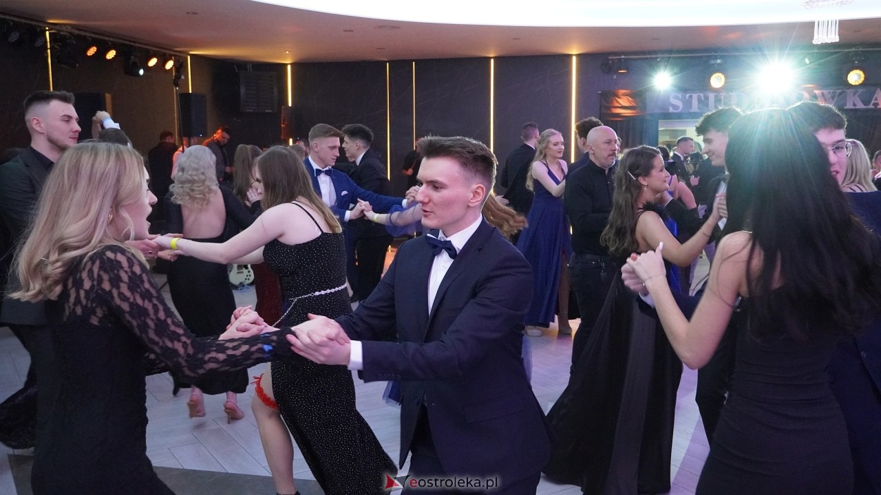 Studniówka II LO w Ostrołęce 2025 [11.02.2025] - zdjęcie #48 - eOstroleka.pl